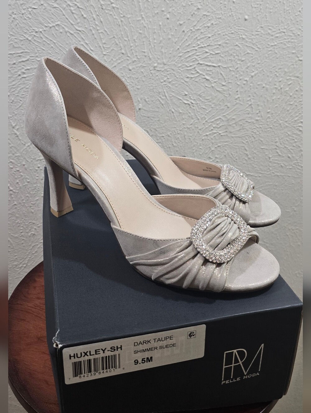 Pelle Moda Huxley Pumps Size 9.5 Dark Taupe Crystal Buckle Peep Toe NWT - Picture 9 of 16